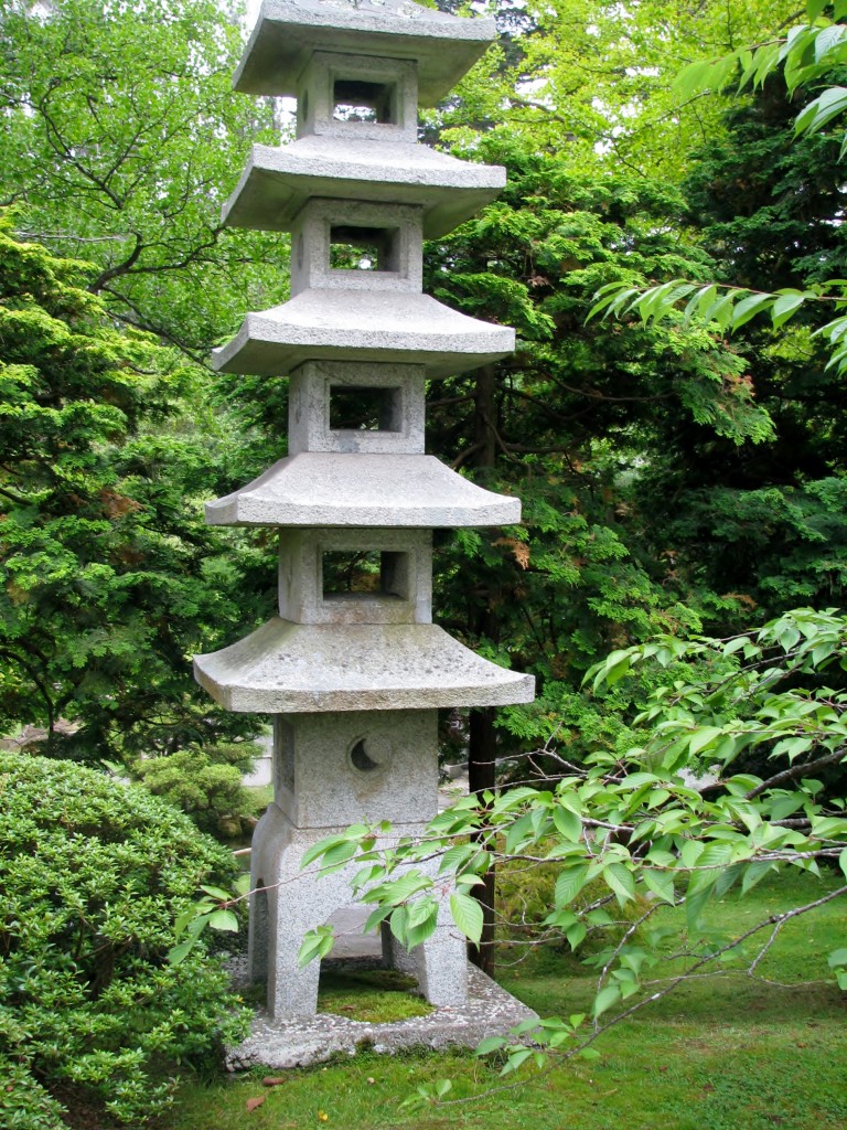 2013 09 12 SF Garden Gate Park Japanese Tea Garden bronze Peace Lantern