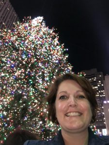 2015-12-11-new-york-rockerfeller-center-christmas-tree-holan